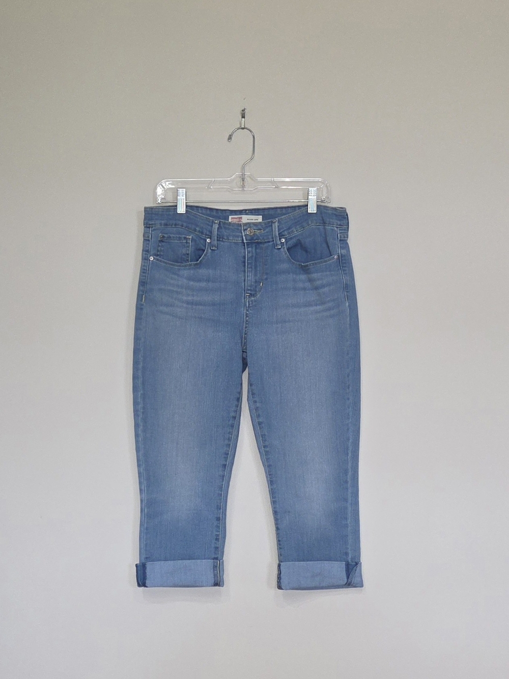 Levi's Women's Light Blue Mid Rise Capri with Cuffed Hem